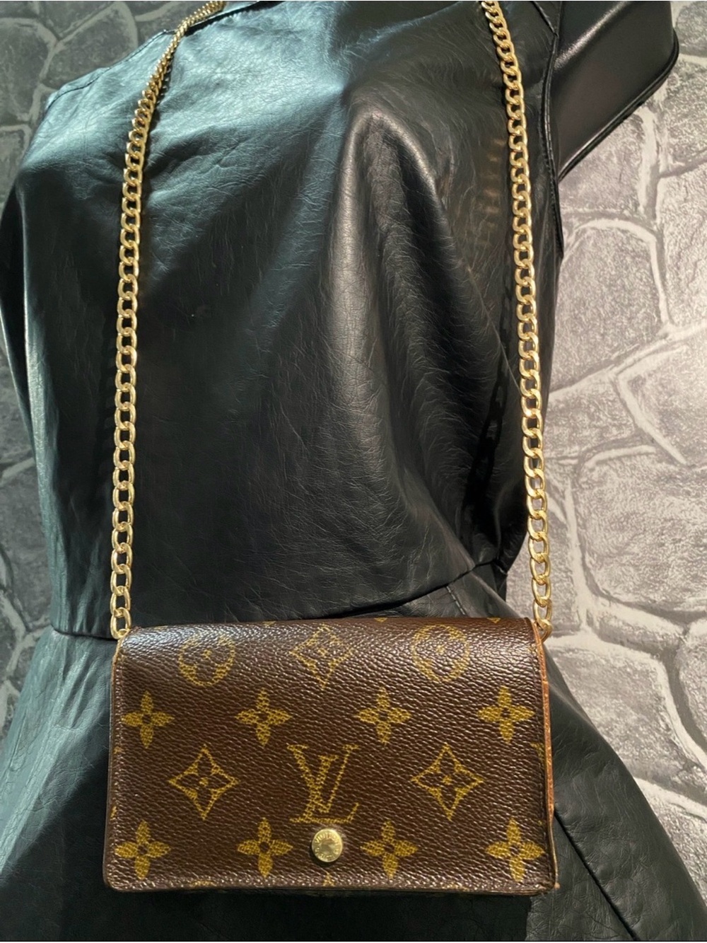 Authentic Louis Vuitton Vintage Monogram Bifold Zippy Wallet - Picture 3 of 17